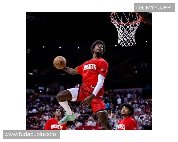 火箭队三分雨倾泻鹈鹕24记三分球的精彩对决 火箭队三分雨倾泻鹈鹕24记三分球的精彩对决